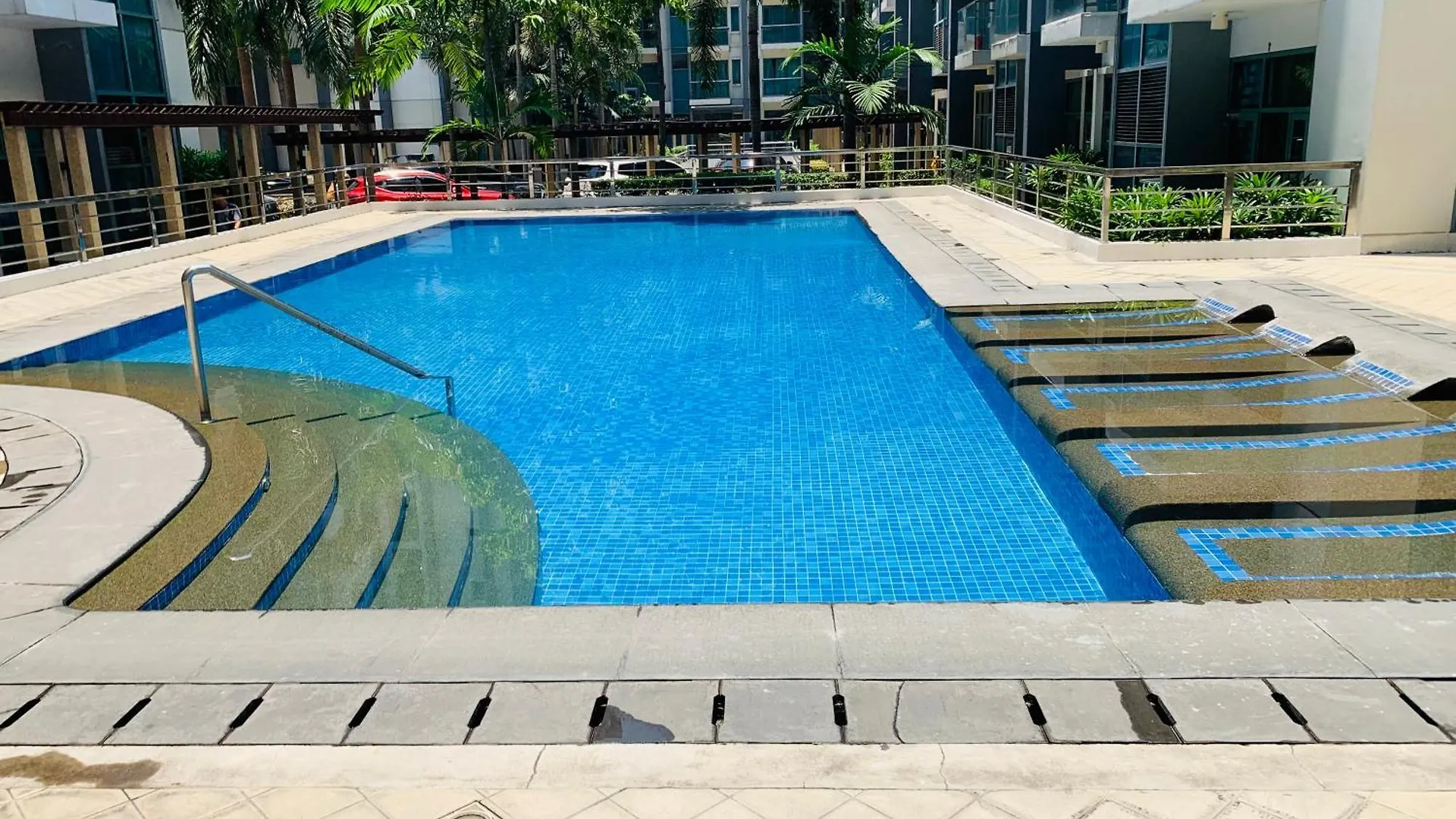 One Palm Tree Villas Condominium - Studio 2Nd Fl With Balcony - Across Terminal 3 Airport Pasay