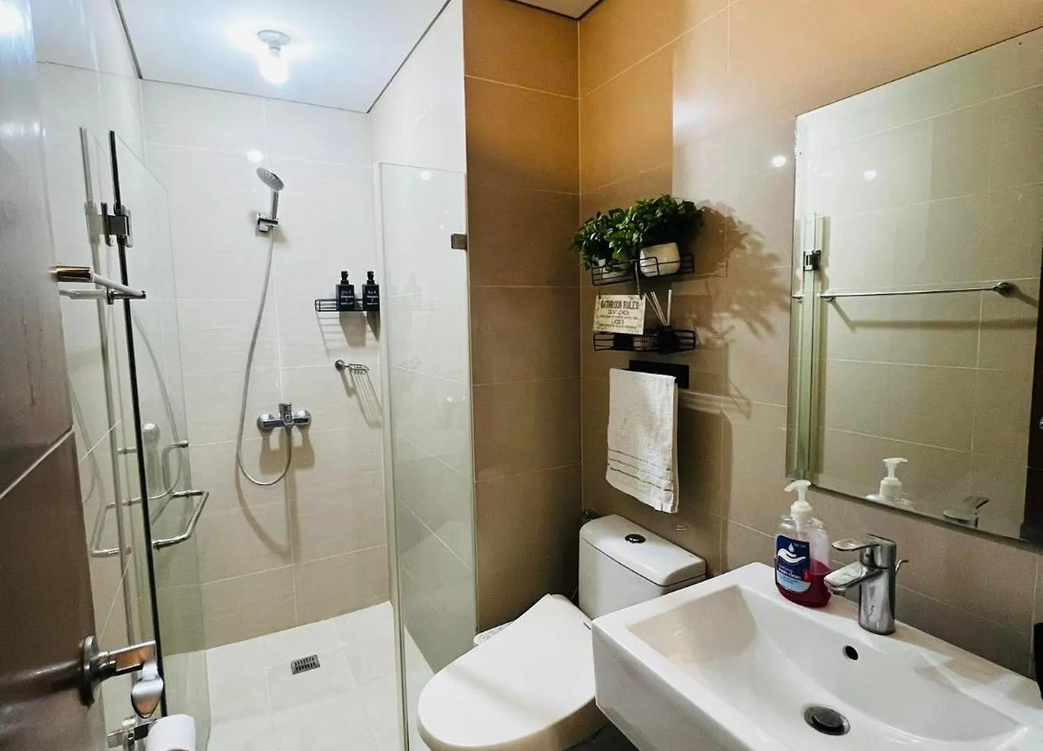 Aparthotel One Palm Tree Villas Condominium - Studio 2Nd Fl With Balcony - Across Terminal 3 Airport Pasay