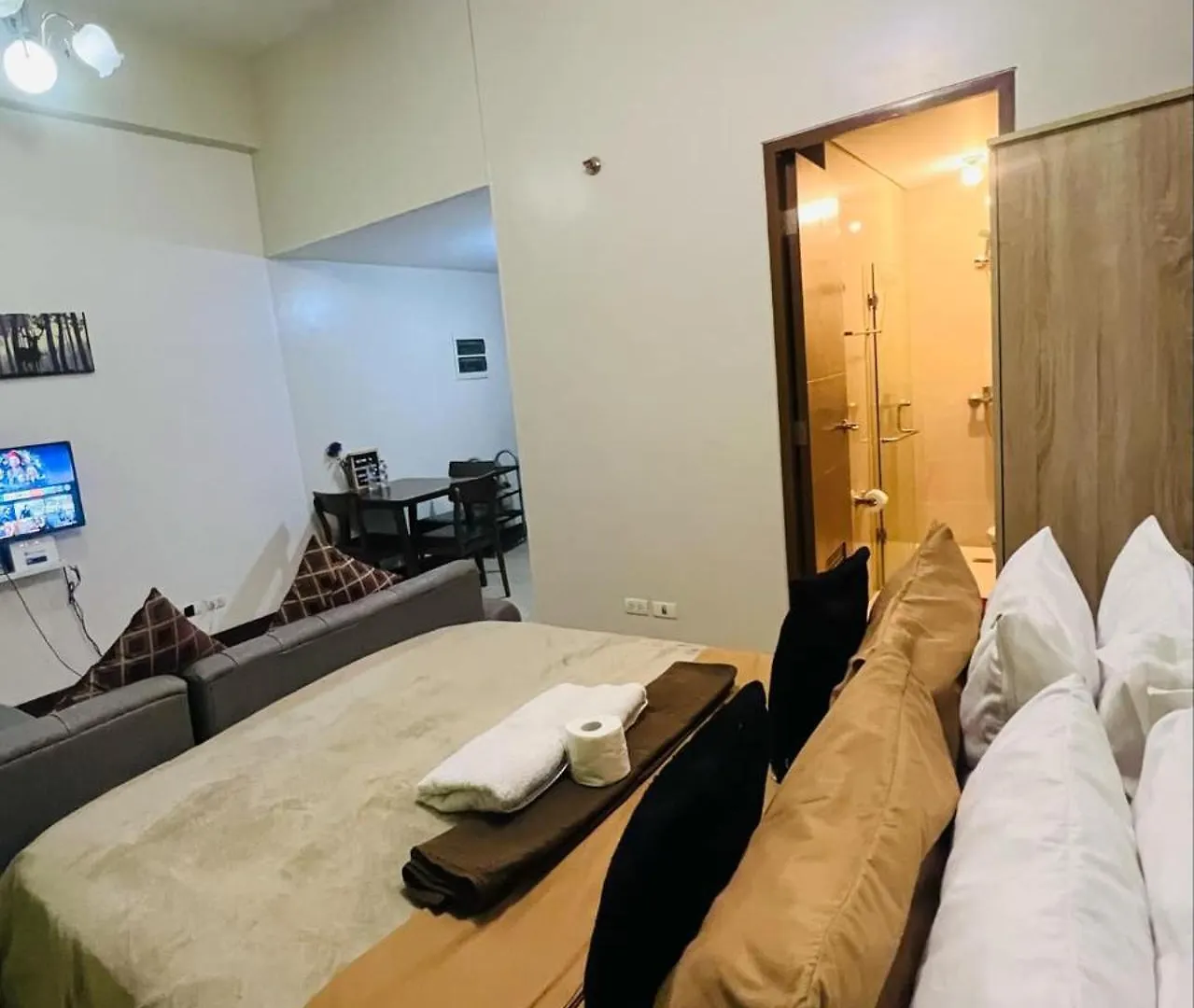 One Palm Tree Villas Condominium - Studio 2Nd Fl With Balcony - Across Terminal 3 Airport Pasay 0*,  Philippines