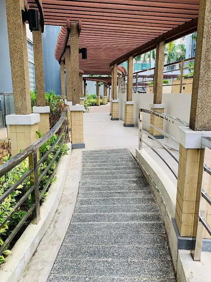 One Palm Tree Villas Condominium - Studio 2Nd Fl With Balcony - Across Terminal 3 Airport Pasay Aparthotel