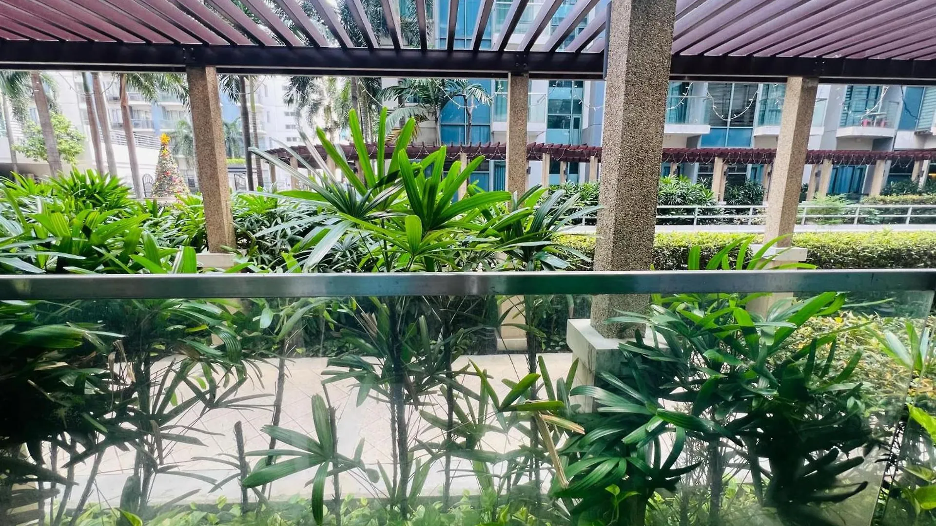 One Palm Tree Villas Condominium - Studio 2Nd Fl With Balcony - Across Terminal 3 Airport Pasay