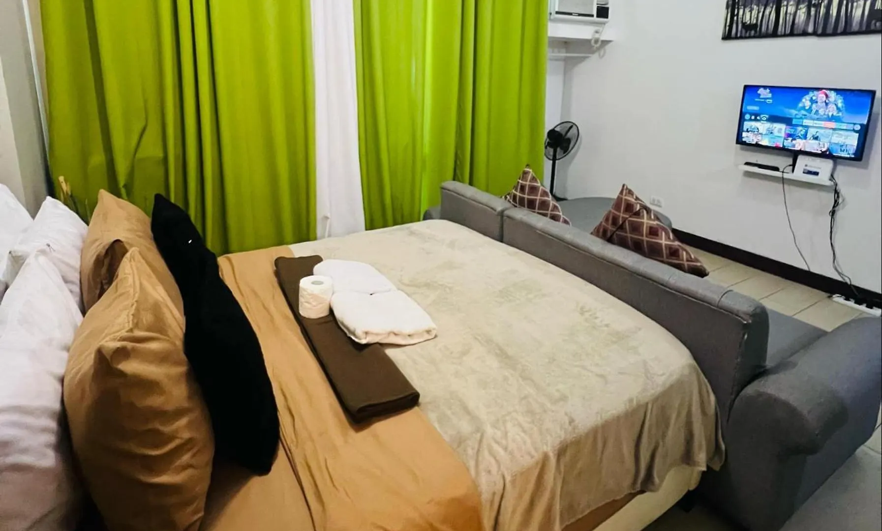 One Palm Tree Villas Condominium - Studio 2Nd Fl With Balcony - Across Terminal 3 Airport Pasay 0*,
